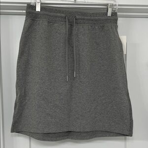 Lululemon Start Anew Skirt 21"
Heathered Medium Grey
